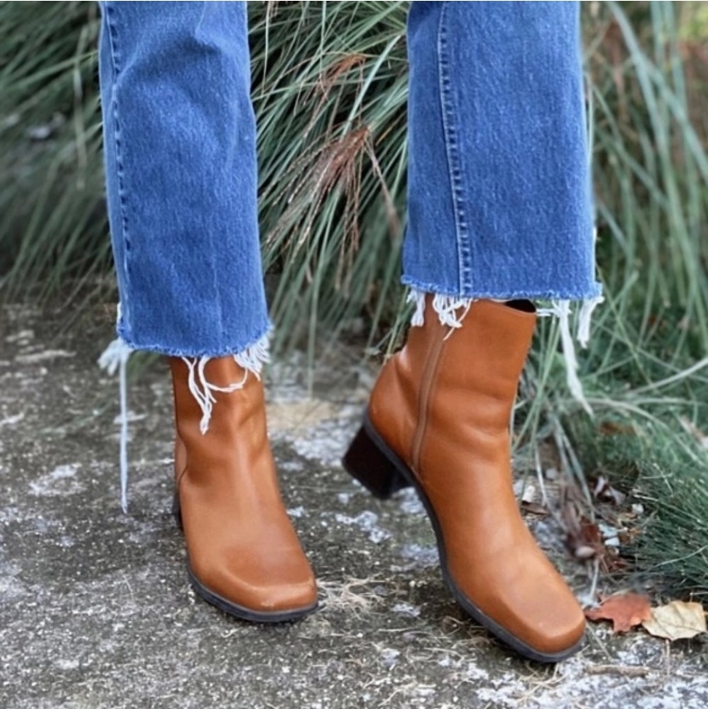Vintage Naturalizer Leather Chunky Heel Boots